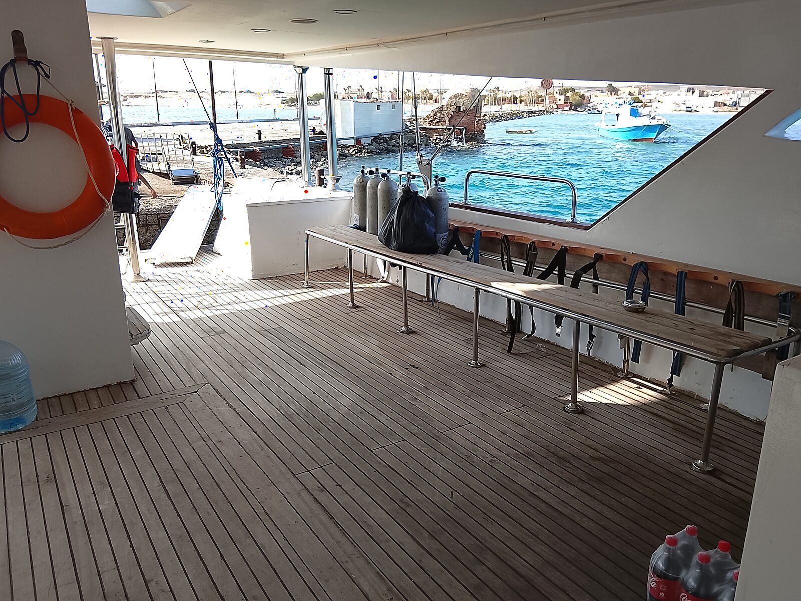 Saloon lounge aboard SY Mermaid